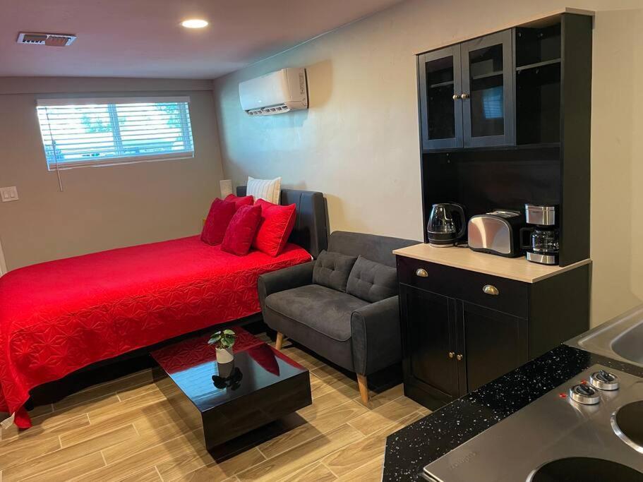 New Midtown Modern Studio With Backyard Phoenix Exterior photo