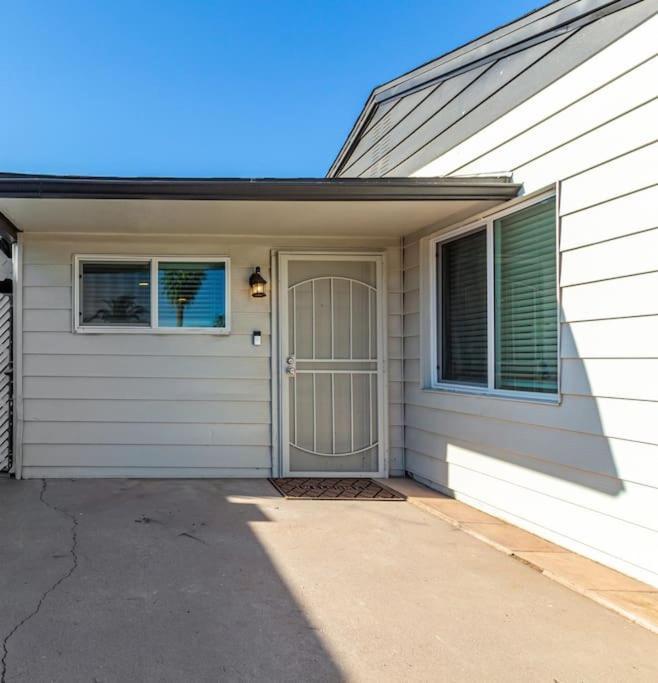 New Midtown Modern Studio With Backyard Phoenix Exterior photo